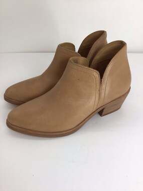 Nisolo NWOT Mia Everyday 100% Leather Ankle Bootie Women’s Almond Tan Size 7